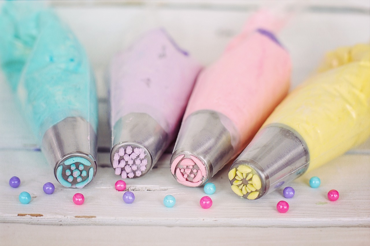 Decorating Food EN FR DE BG